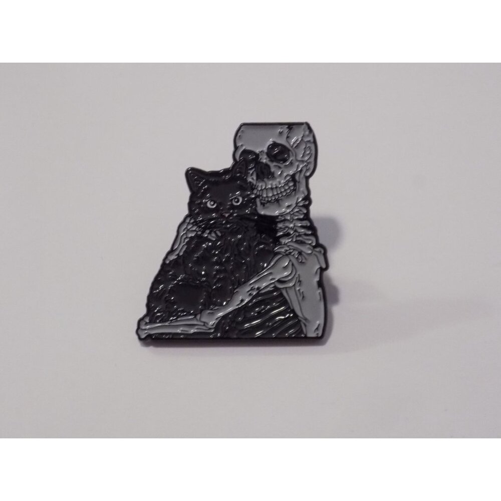 6 Enamel Halloween Horror Dark Brooch Pins - Picture 4 of 6